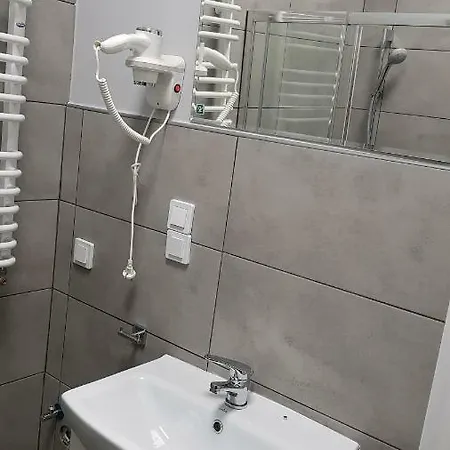Nr 15 - 2 Z Prywatnymi Lazienkami Centrum Poznań